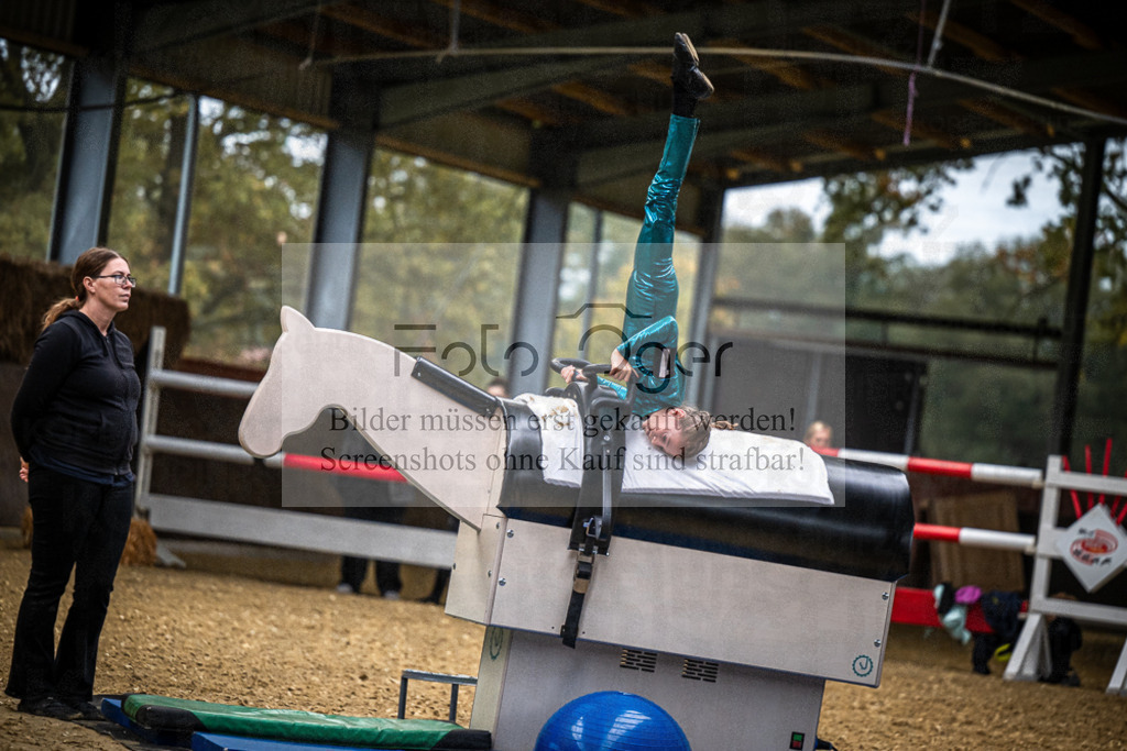 DOS_0433 | Entdecke hochwertige Reitturnierfotos von Foto Oger. Professionell, emotional und authentisch – jetzt Lieblingsmomente im Shop bestellen.Deutschlandweite Turnierfotografie. - Realisiert mit Pictrs.com