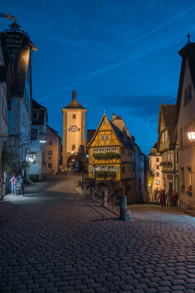 DSC05298-Enhanced-NR | Rothenburg ob der Tauber. Nur hier gibt es Exklusive und passend zur Jahreszeit Ihr Wandbild, T-Shirt, Tasse und alles was das Rothenburg Herz begehrt. - Realisiert mit Pictrs.com