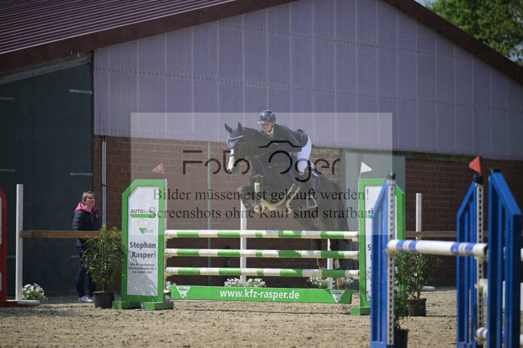 DOS_8792 | Entdecke hochwertige Reitturnierfotos von Foto Oger. Professionell, emotional und authentisch – jetzt Lieblingsmomente im Shop bestellen.Deutschlandweite Turnierfotografie. - Realisiert mit Pictrs.com