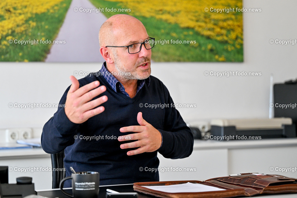 Seifried United Auto_ 26.09.2023-5 | 26.09.2023, Grieskirchen, AUT, Seifried United GmbH im Bild Adolf Seifried (Geschaeftsfuehrer Seifried United GmbH und Obmann des Landesgremium Ooe des Fahrzeughandels WKOOE)
