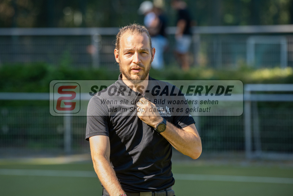 SFE_20220903_0010-DESKTOP-KPU92GT | ; 1. Bundesliga Hockey Herren Rot-Weiss Köln - TSV Mannheim am 03.09.2022 in Köln (KTHC Stadion Rot-Weiss Köln Tennis and Hockey Club), Photo: Stephan Fehrmann 2022 (Sports-Gallery)