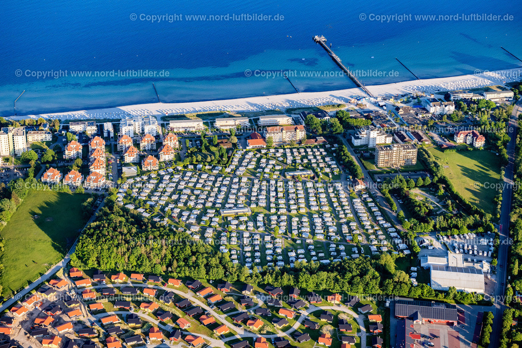 Grossenbrode_ELS_8812030622 | GROßENBRODE 03.06.2022 Wohnwagen und Zelte- Campingplatz - und Zeltplatz " Großenbrode " in Großenbrode im Bundesland Schleswig-Holstein, Deutschland. Weiterführende Informationen bei: Camping Großenbrode,  Großenbrode Tourismus Service und Grundstücks GmbH & Co. KG. // Camping with caravans and tents in Grossenbrode in the state Schleswig-Holstein, Germany. Further information at: Camping Grossenbrode,  Grossenbrode Tourismus Service und Grundstuecks GmbH & Co. KG. Foto: Martin Elsen