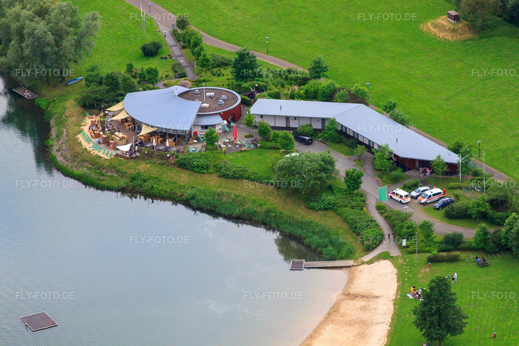 Luftbild: Restaurant Strandgut Höxter am Godelheimer See in Höxter im Bundesland Nordrhein-Westfalen in Deutschland.Foto: IMG_65326.jpg vom 24.05.2014 durch Werner Riehm/FLY-FOTO.deAuflösung des Originals: 4752 x 3168 pxXN--STRANDGUTHXTER-4PB.DE