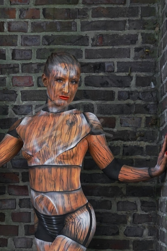 Bodypainting-HOLZ_2272 | #002 | Modell: Pola | Foto: Carsten Korwes - Realisiert mit Pictrs.com