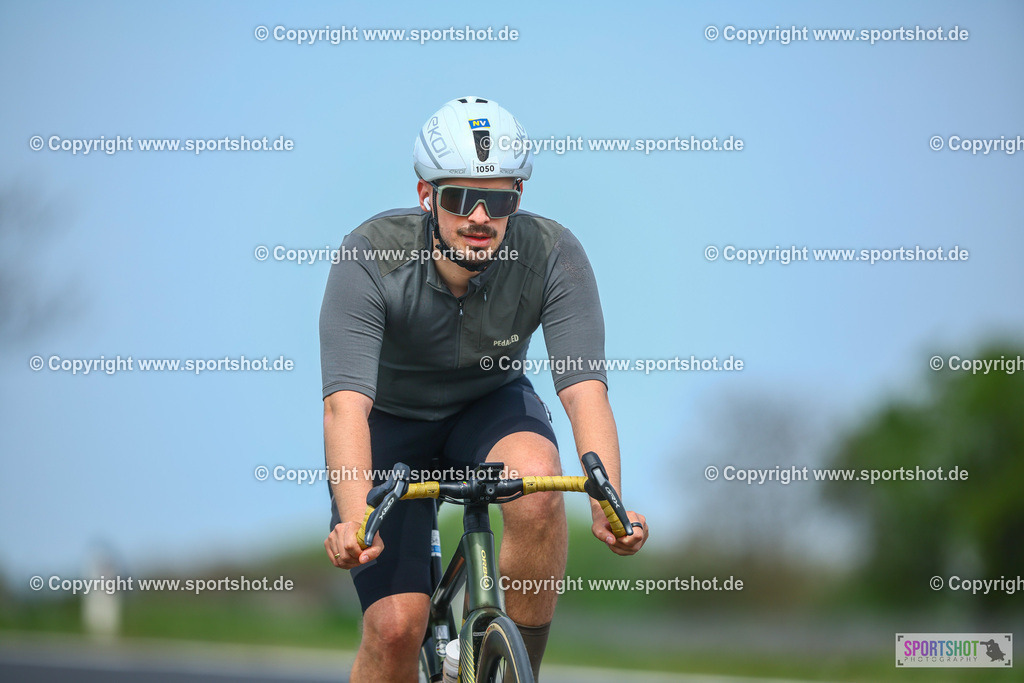 946_TRA57131 | Neusiedlersee Radmarathon 2026@sportshot_your_pictrs #yourpictures#roadtowm2029 #nrm #neusiedlerseeradmarathon #neusiedlersee #neusiedlerseetourismus #burgenland #mörbisch #nrm26 #burgenlandtourismus #voglundco #poweredbyburgenlandtourismus #radsport #rad #marathon #ucigranfondo #visitburgenland #ucigranfondoworldseries