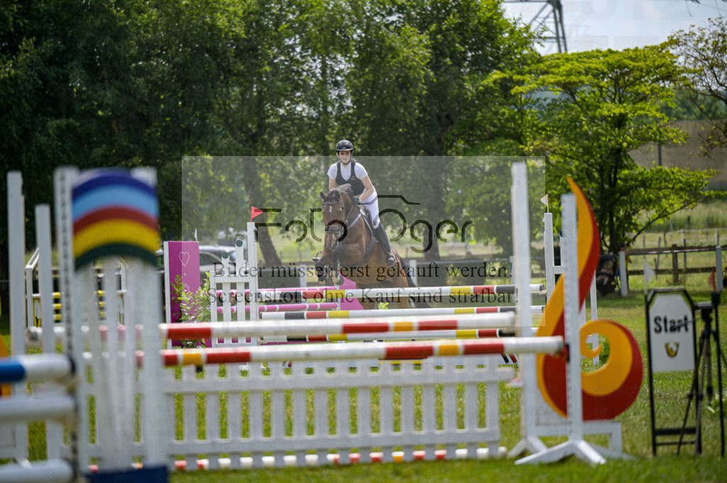 Reitturnier Voxtrup | Entdecke hochwertige Reitturnierfotos von Foto Oger. Professionell, emotional und authentisch – jetzt Lieblingsmomente im Shop bestellen.Deutschlandweite Turnierfotografie. - Realisiert mit Pictrs.com