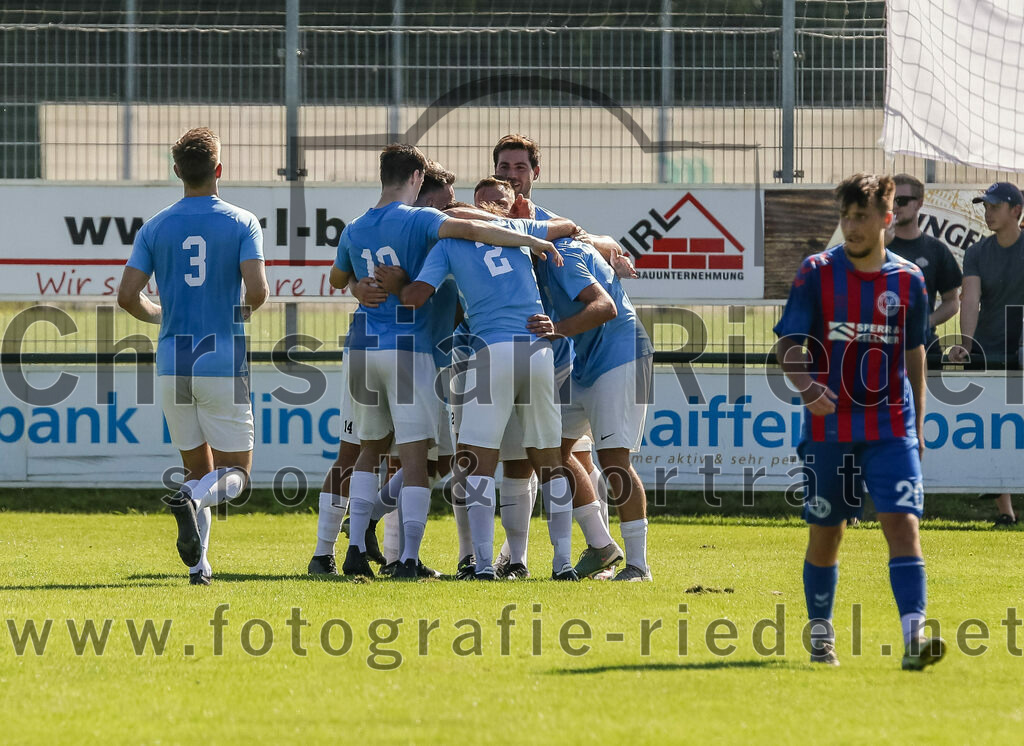 2023-09-16_128_FC_Langengeisling_gegen_TSV_Dorfen | Erding, Deutschland, 16.09.2023:
Fußball, Bezirksliga Oberbayern Ost 2023 / 2024, 9. Spieltag, FC Langengeisling gegen TSV Dorfen, Endergebnis: 3:1

Jubel nach dem 1:0 durch Maximilian Birnbeck (FC Langengeisling, #27)

Foto: Christian Riedel / fotografie-riedel.net
