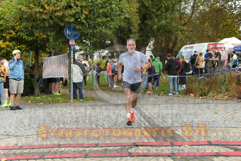 241020_1102_EX1_0808 | Sportfotografie im Rhein-Sieg Kreis, Köln, Bonn, NRW, Rheinland Pfalz, Hessen, etc. Unser Tätigkeitsfeld umfasst den Laufsport vom Volkslauf über den Marathon, Duathlon, Triathon bis zum Ultralauf wie Kölnpfad Ultra oder Schindertrail.
