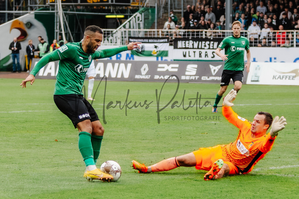 Regionalliga West, Saison 2022/2023, 13. Spieltag: SC Preußen Münster - 1. FC Düren | Regionalliga West, Saison 2022/2023, 13. Spieltag: SC Preußen Münster - 1. FC Düren am 22.10.2022 in Münster (Preußenstadion), Deutschland, Foto: sportfotografie.ms | Markus Paletta - Realisiert mit Pictrs.com