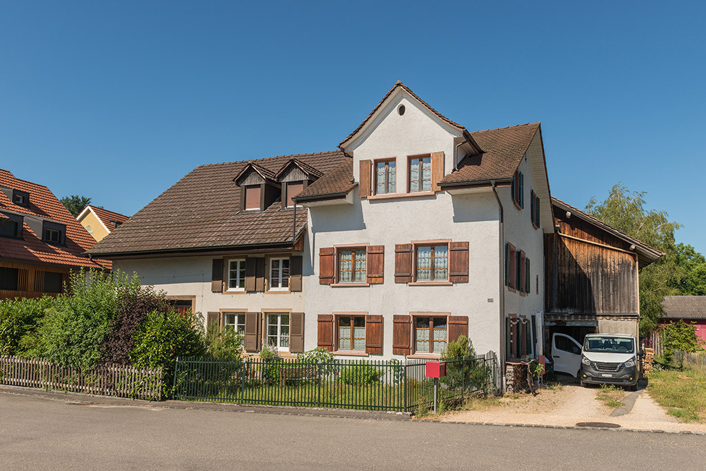 Haus im Zentrum | in Lupsingen, Baselland, Schweiz - Realisiert mit Pictrs.com