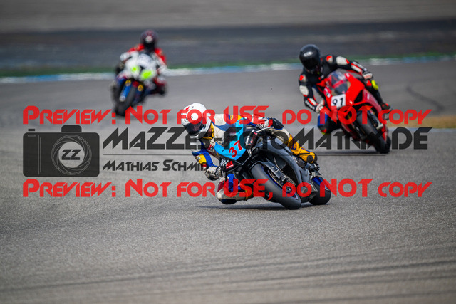 MaZZes_Fotomatrix_20240317_6007705_1430 | Fotograf Mathias Schmid
Sportfotograf,
Eventfotograf,
Hochzeitsfotograf,
Portraitfotograf