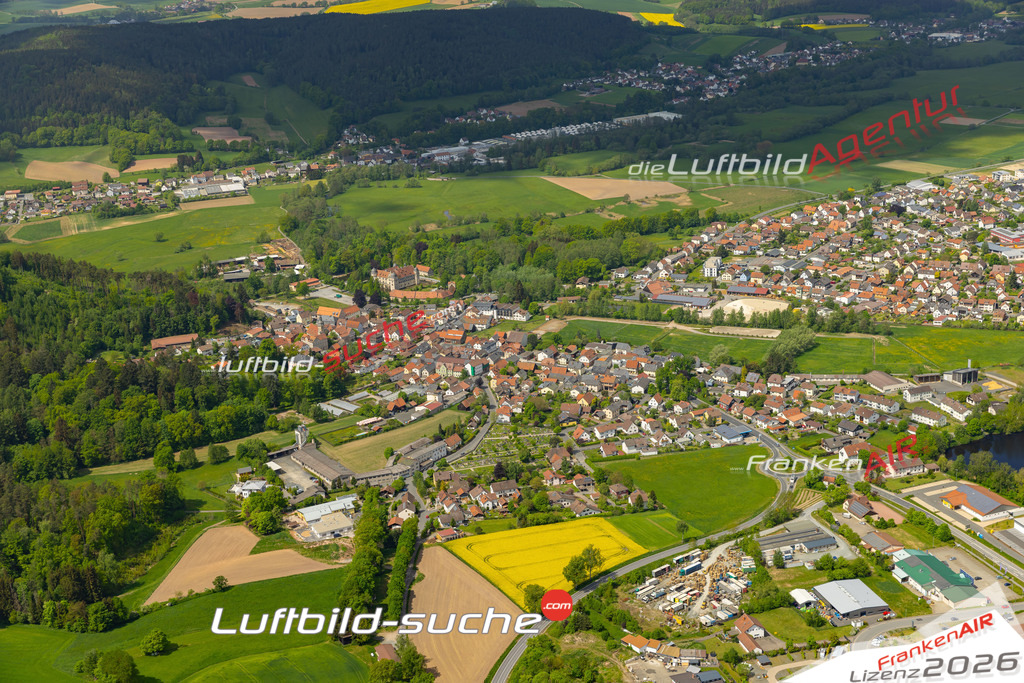 Das Luftbild der Stadt Mitwitz wurde 2022 vom Flugzeug heraus erstellt (keine Drohnen-Aufnahmen) Aufnahmehöhe ca.450 Meter- hohe Bildauflösung und Druck-Qualität. Garantiert!