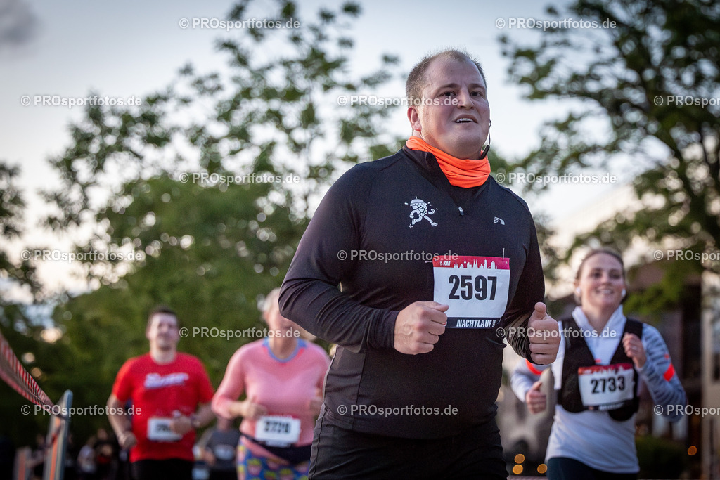 22. ASV Nachtlauf; Koeln, 28.05.25 | Impressionen vom 22. ASV Nachtlauf am 28.05.25 am Tanzbrunnen in Koeln. Foto: BEAUTIFUL SPORTS/Leah Kohring