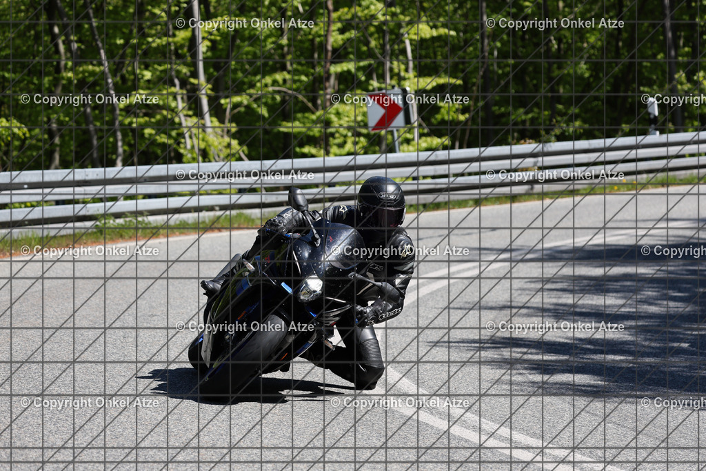 IMG_8645 | Fotograf am Kyffhäuser. Onkel Atze. Kyffhäuser Rennstrecke. Café36. Motorsportfotografie. - Realisiert mit Pictrs.com