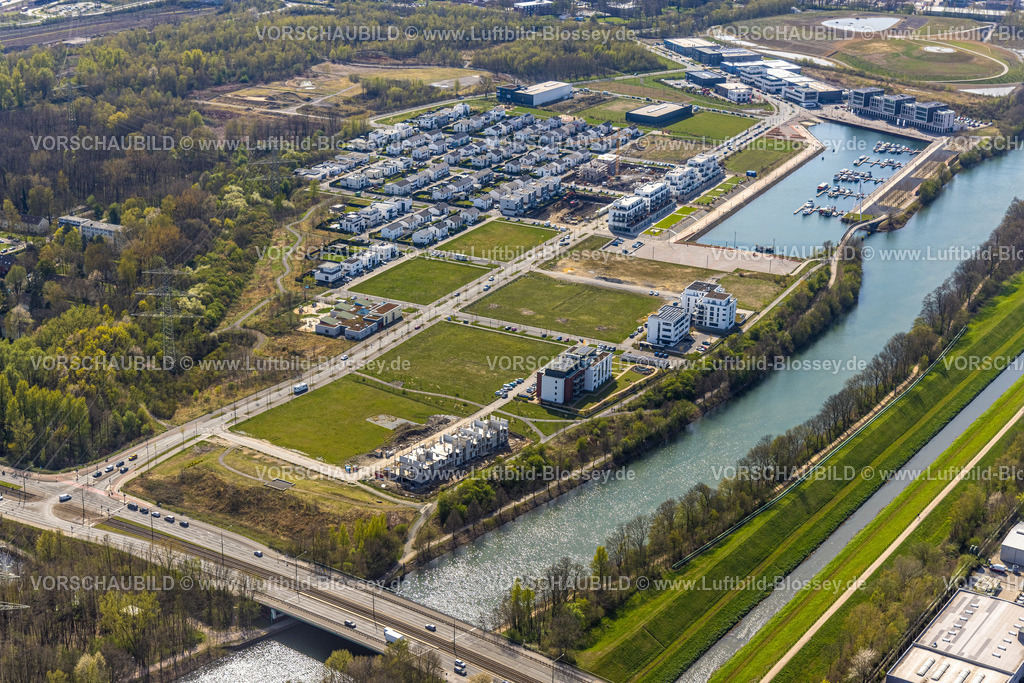 Gelsenkirchen220402302 | Luftbild, Yachthafen Marina, Reihenhaus Wohnsiedlung Hafenquartier Graf Bismarck am Rhein-Herne-Kanal, Bismarck, Gelsenkirchen, Ruhrgebiet, Nordrhein-Westfalen, Deutschland