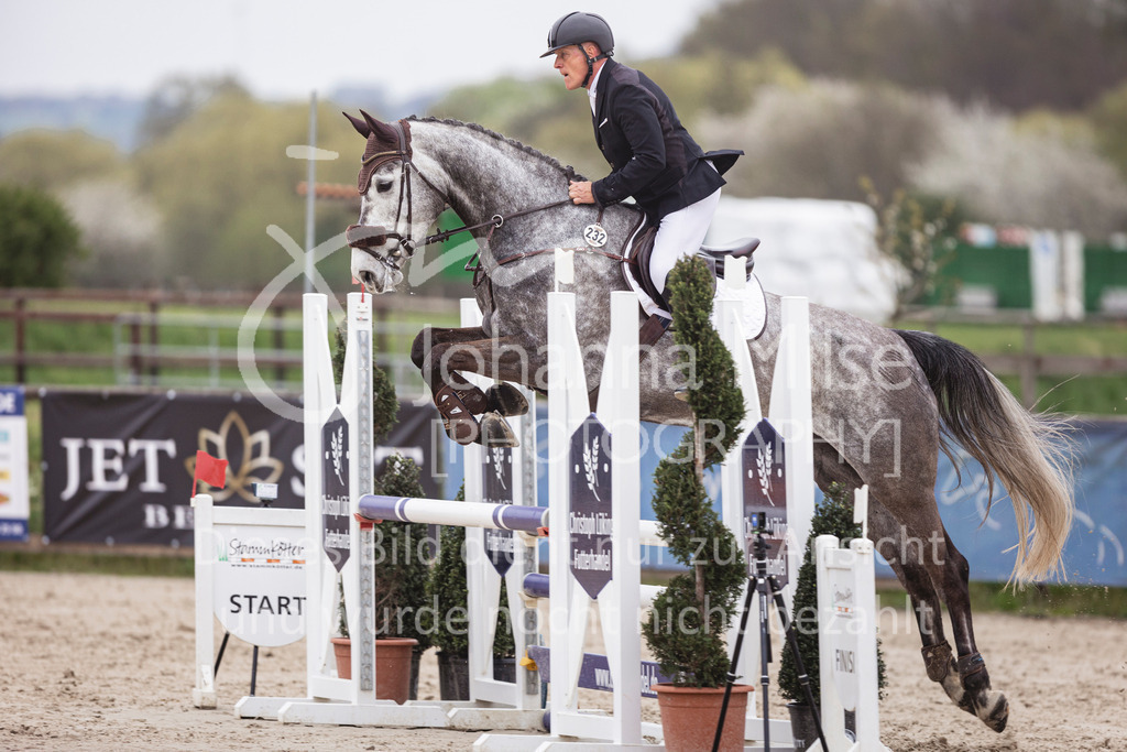 250417_Springpferde-A1-101 | Deine schönsten Turniermomente als professionelle Fotos! Entdecke hochwertige Pferdesport-Fotografie im Online-Shop. Jetzt Fotos finden & bestellen!