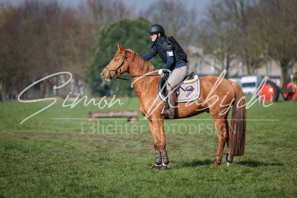 20260329-_3LI3320 | Tierfotografie Pferde, Hunde, Katzen, Haustiere.
Turnierfotografie Reitturniere, Reiten, Springreiten, Dressur in Hanau, dem Main-Kinzig-Kreis und dem Rhein-Main- Gebiet um Frankfurt