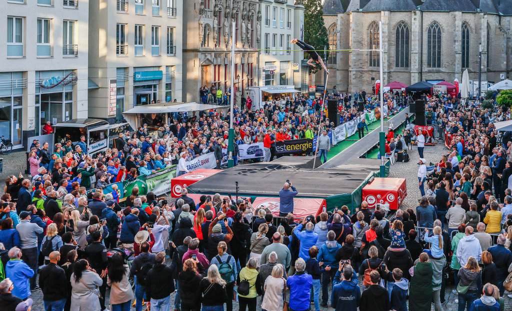 top-top.de 240913-192 | Foto, Video, Fotografie, Videografie, Fotobox, DJ, Discjockey, Musik, Musikbox, Veranstaltung, Photobooth, Amazon, Ebay, Buchtipp, Bestseller, Autor, Verlag, Buch, Wesel, Hamminkeln, NRW, Dinslaken, Rees, Drohne, Hochzeit, Party, Fotobox, Wesel, Fotograf