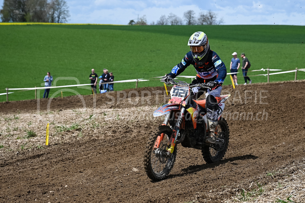 Motocross Schlatt bei Winterthur - 29. April 2023 | #921 Buergler Kris aus Illgau (CH) auf KTM in der Kategorie MX2 am Motocross Schlatt bei Winterthur, 29. April 2023.
Instagram: @mx_schlatt | @mc_wila | @sam_schweiz
Bild: Sportfotografie Markus Aeschimann | www.markus-aeschimann.ch - Realisiert mit Pictrs.com