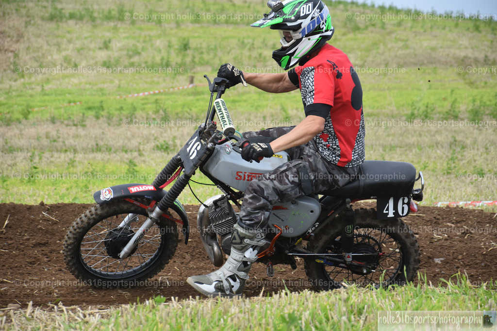 DSC_0876 | Sportfotografie , Motorsport, Motoross, Reitsport, Mointainbike, Enduro,
Landschaft , Outdoor, Eventfotografie, Landschaft, Bilder online bestellen - Realisiert mit Pictrs.com