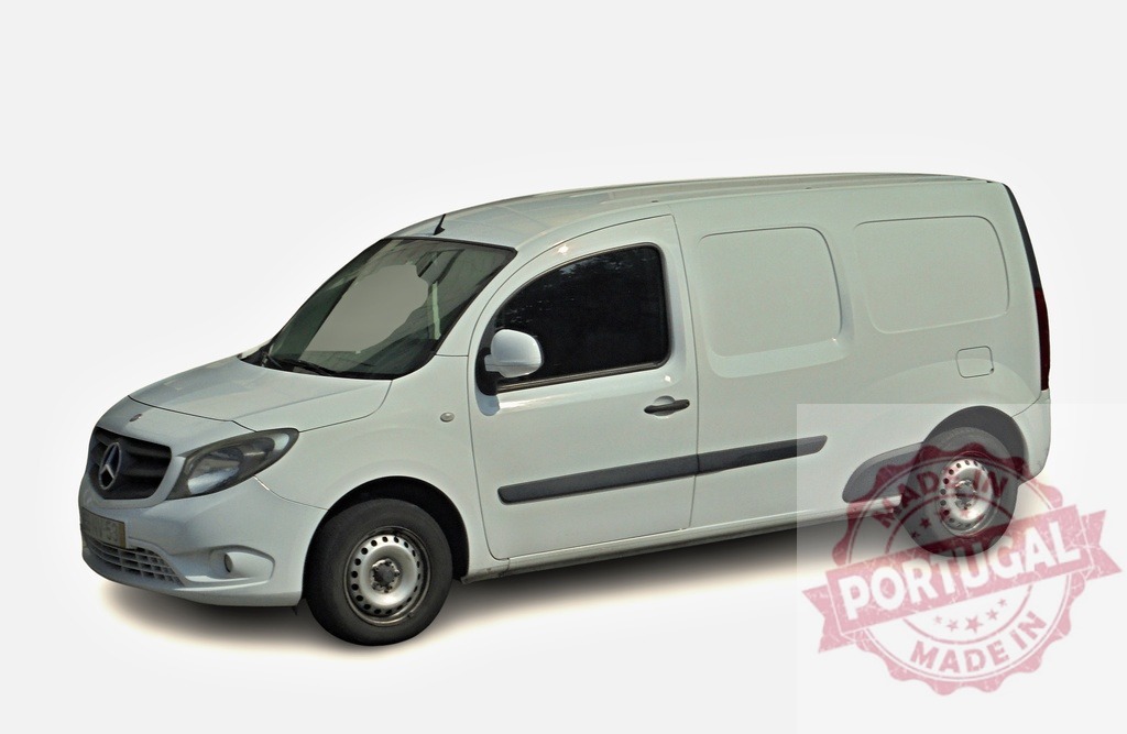 White Mercedes-Benz Citan delivery van isolated on white background | White Mercedes-Benz Citan delivery van isolated on white background, ready for delivery service - Realisiert mit Pictrs.com