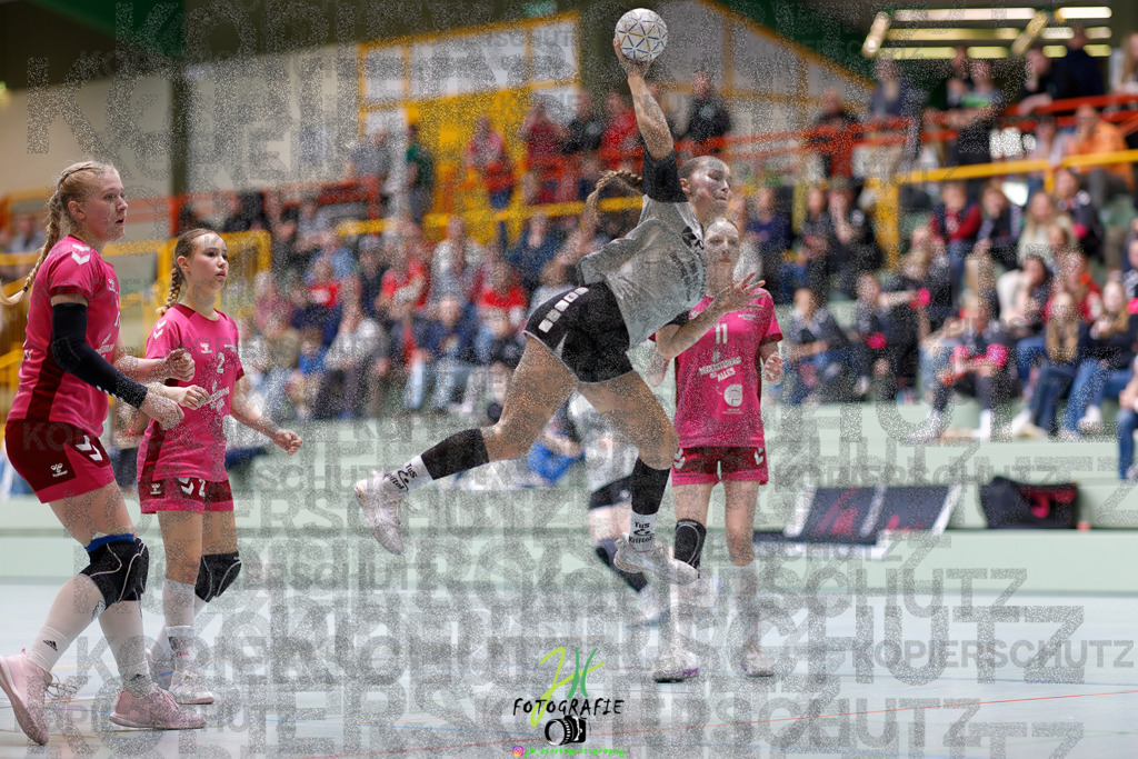 Hessenmeisterschaft wJC - Spiel um Platz 3; TuS Kriftel - SG Schenklengsfeld | Hessenmeisterschaft wJC - Spiel um Platz 3; TuS Kriftel - SG Schenklengsfeld am 22.03.2025 in Biedenkopf (Sporthalle Lahntalschule)Photo © 2025 - Jörg Heinrich - Realisiert mit Pictrs.com