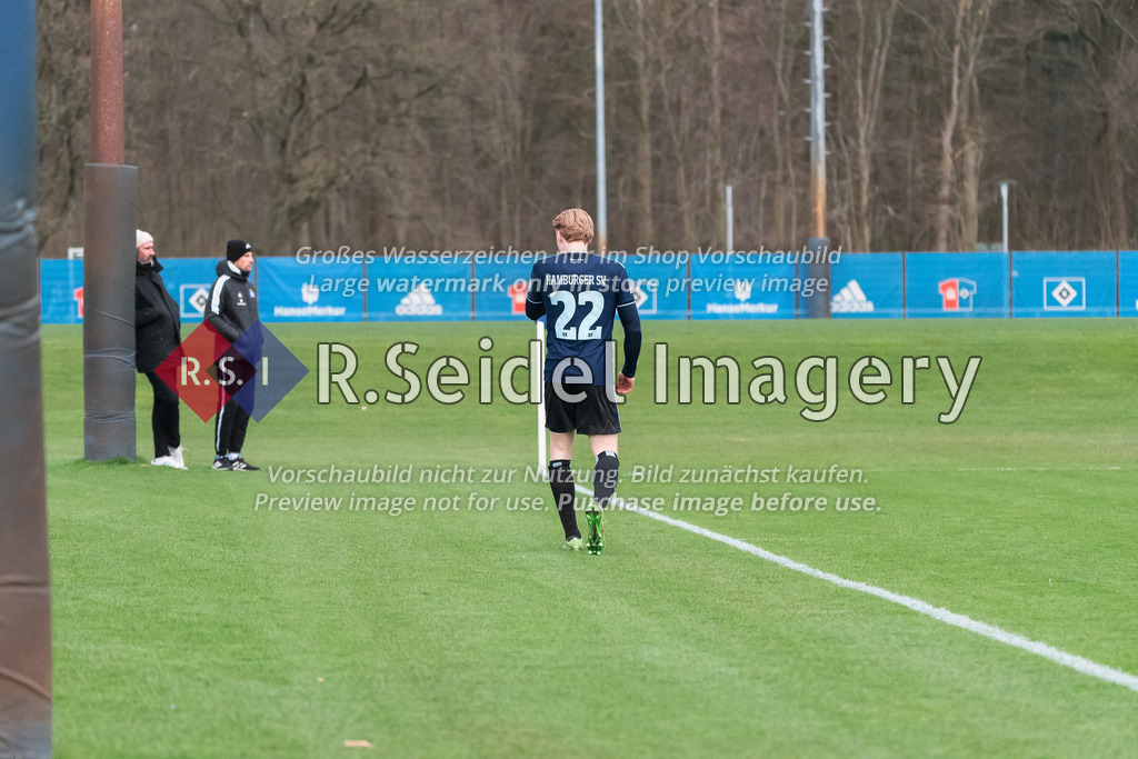 Fußball, Saison 2022/23, Freundschaftsspiel, Hamburger SV II (U21) - Eimsbütteler TV, Trainingsplatz am Volksparkstadion (Hamburg), 28.03.2023 | Leon Sommer (#22, HSV II) verlässt das Spielfeld