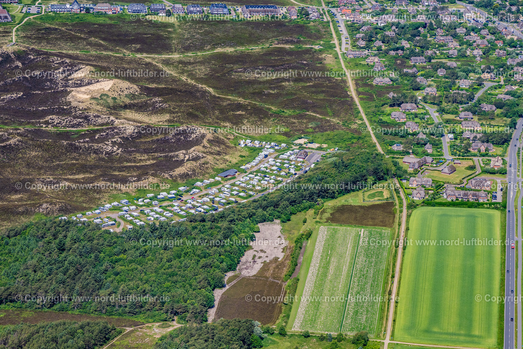 Sylt_Kampen_Campingplatz_ELS_5013130625 | KAMPEN (SYLT) 13.06.2025 Wohnwagen und Zelte- Campingplatz - und Zeltplatz in Kampen (Sylt) auf der Insel Sylt im Bundesland Schleswig-Holstein, Deutschland. Weiterführende Informationen bei: Campingplatz Kampen. // Camping with caravans and tents in Kampen (Sylt) at the island Sylt in the state Schleswig-Holstein, Germany. Further information at: Campingplatz Kampen. Foto: Martin Elsen