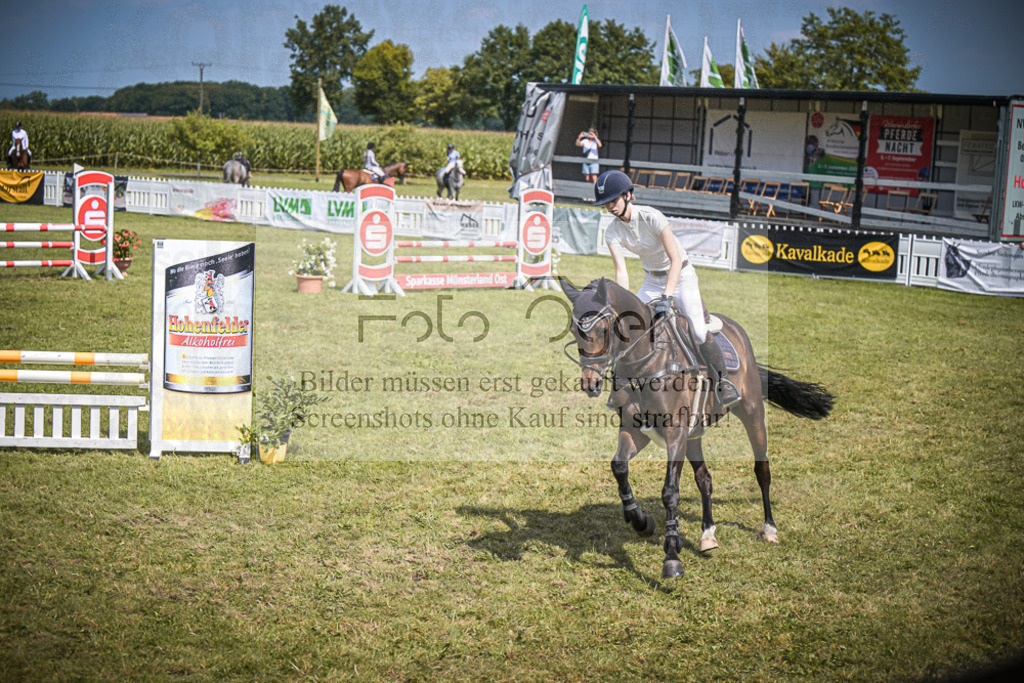 DOS_5922 | Entdecke hochwertige Reitturnierfotos von Foto Oger. Professionell, emotional und authentisch – jetzt Lieblingsmomente im Shop bestellen.Deutschlandweite Turnierfotografie. - Realisiert mit Pictrs.com