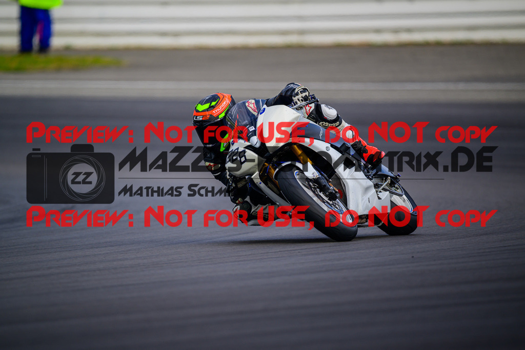 MaZZes_Fotomatrix_20250421_6007705_2327 | WEISS