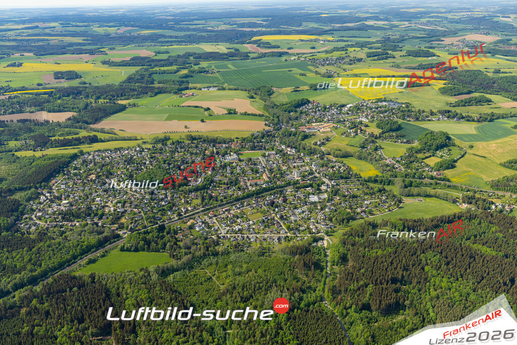 Die Luftaufnahme Jößnitz - Plauen wurde 2022 vom Flugzeug aus (keine Drohne) erstellt. Hohe Auflösung -für große Poster und Wandbilder geeignet - Garantiert!