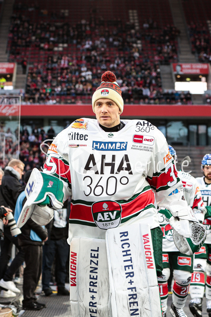 Kölner Haie - Augsburger Panther | Markus KELLER (AEV #35) auf dem Weg zum Eis