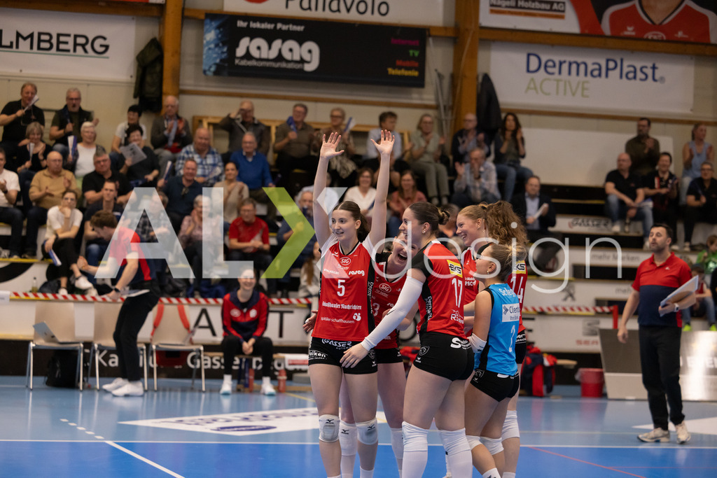 Volleyball I Frauen I Saison 2025-2026 I Volleyball NLA | Women I 1/2 Finals I  VC Kanti Schaffhausen - Sm'Aesch Pfeffingen I 07.03.2026 | 5 Wanda Herzog (CH) (VC Kanti Schaffhausen) - Mitte - Realisiert mit Pictrs.com