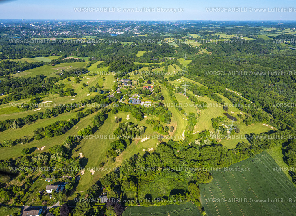 Essen250509188Werden | Luftbild, Golfplatz Golfclub Essen-Heidhausen, Waldgebiet Langenhorster Wald, Wiesen und Felder mit Fernsicht, Heidhausen, Essen, Ruhrgebiet, Nordrhein-Westfalen, Deutschland