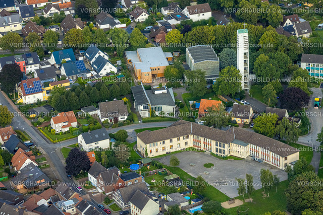 Werl230806648 | Luftbild, Pauluskirche und Martini Kindergarten in Holzbauweise, Paul-Gerhardt-Schule, Werl, Werl-Unnaer Börde, Nordrhein-Westfalen, Deutschland