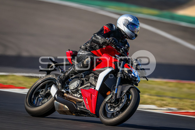 0762-260526NBR-006_762 | Deine Full-Service-Agentur für ✔️Videoproduktionen und ✔️Motorsportfotografie Jetzt Angebot anfragen!