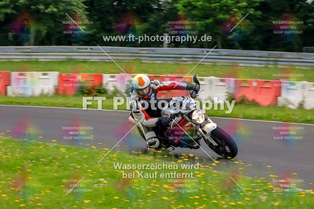 VBK-6925 | Hier findet Ihr Bilder von Touristenfahrten auf der Nürburgring Nordschleife oder von anderen Veranstaltungen die ich besucht habe. Viel Spass beim Durch Schauen 