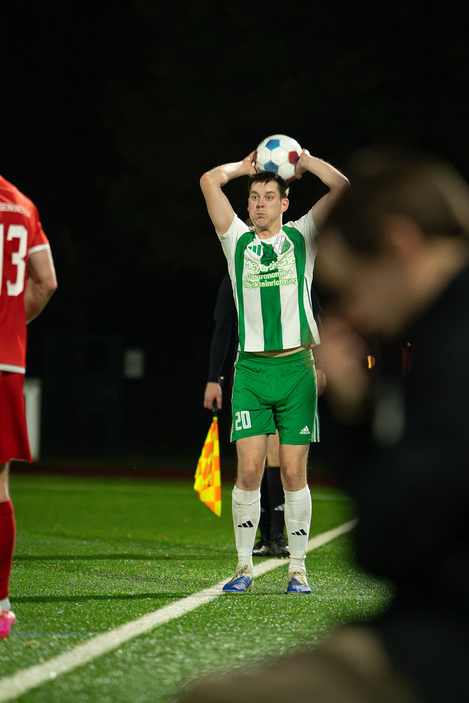Fußball I Herren I Saison 2025-2026 I Freundschaftsspiel I TSV Grossenkneten - TuS Lutten I 1039 | Steffen Karns (20, TuS Lutten) - Realisiert mit Pictrs.com