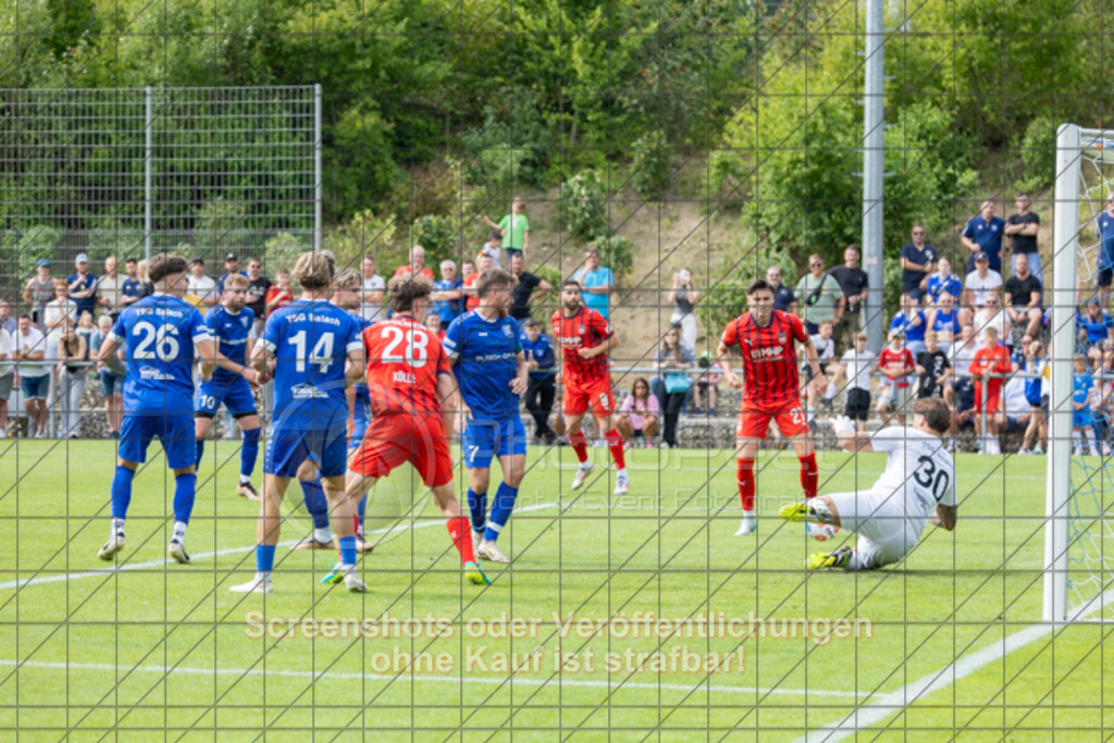 20250706_164429_1761 | #,TSG Salach (blau) vs. 1.FC Heidenheim (rot), Fußball, Freundschaftsspiel - WfV, Saison 2025/2026, Rasensportplatz, Staufenecker Str. 41, 73084 Salach, 06.07.2025 - 15:30 Uhr,Foto: PhotoPeet-Sportfotografie/Peter Harich