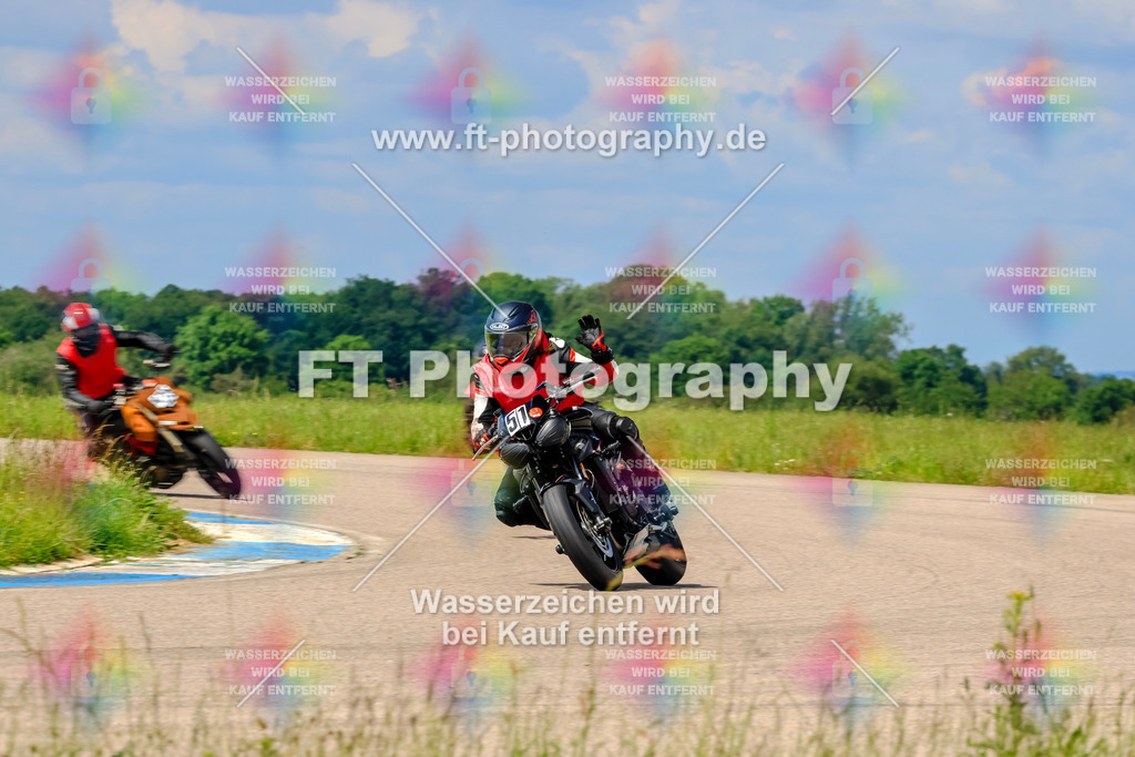 MotoTeam-0669 | Hier findet Ihr Bilder von Touristenfahrten auf der Nürburgring Nordschleife oder von anderen Veranstaltungen die ich besucht habe. Viel Spass beim Durch Schauen 