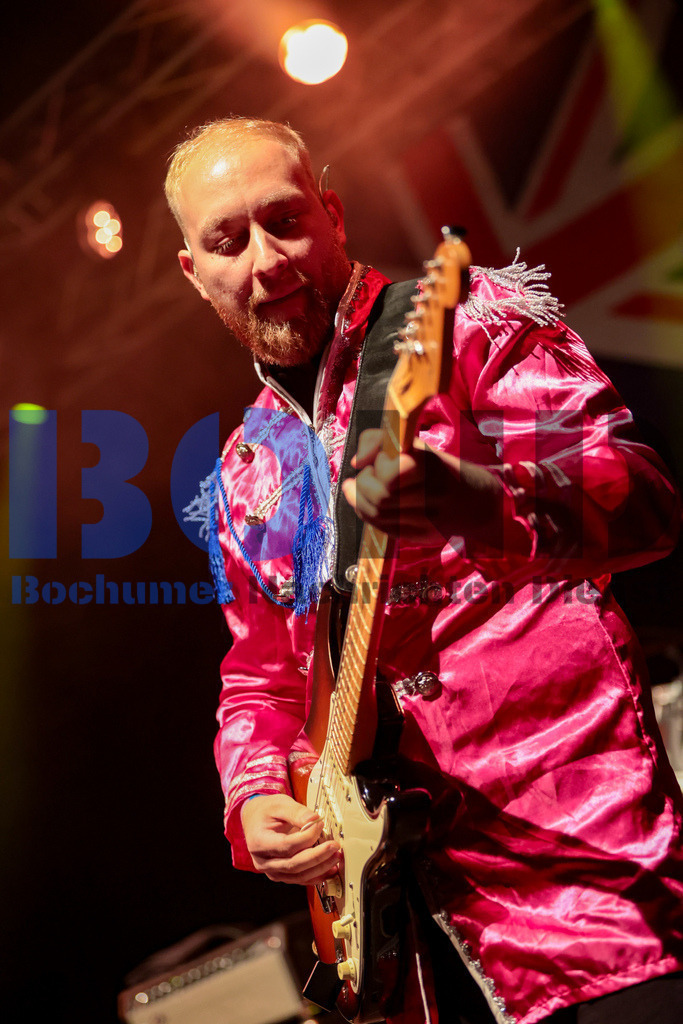 Zeltfestival Ruhr 2024 - Get Back / Beatles Tribute  {date} -  | {headline}(Foto: Sebastian Sendlak / BOND) - Realisiert mit Pictrs.com