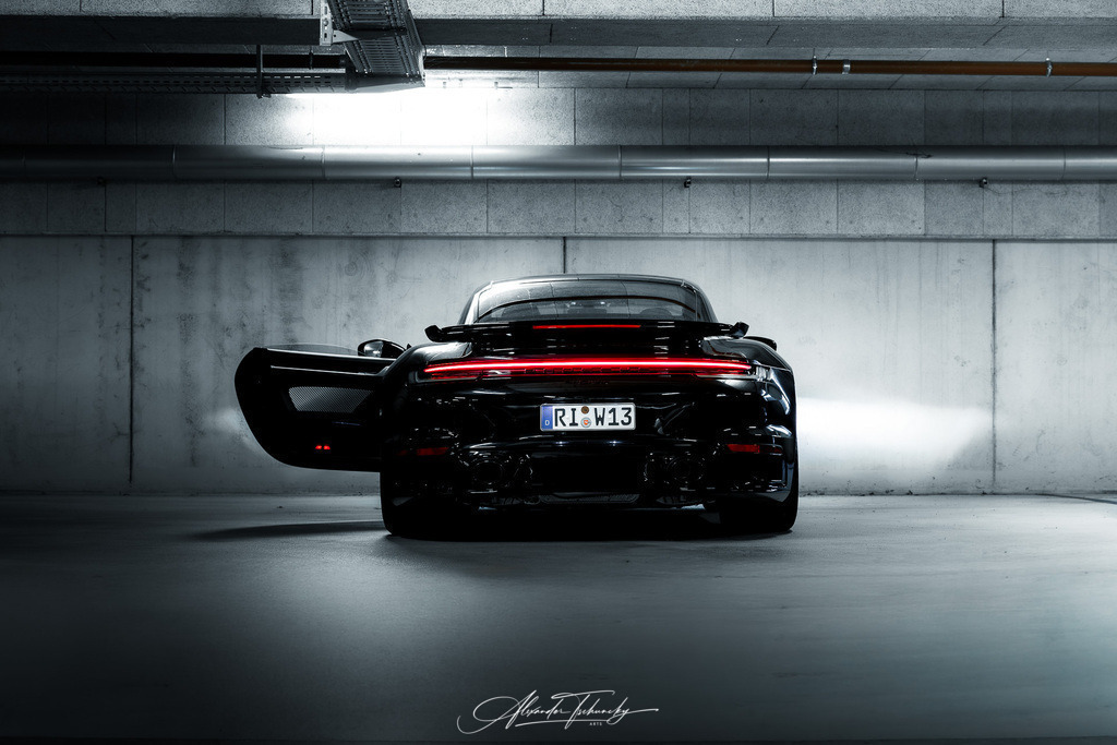 911 Turbo 992 | Entdecken Sie die faszinierende Welt von Alexander Tschuncky Arts: Kreative Fotografie, atemberaubende Automobilkunst und hochwertiger Bilderdruck. Lassen Sie sich inspirieren! - Realisiert mit Pictrs.com