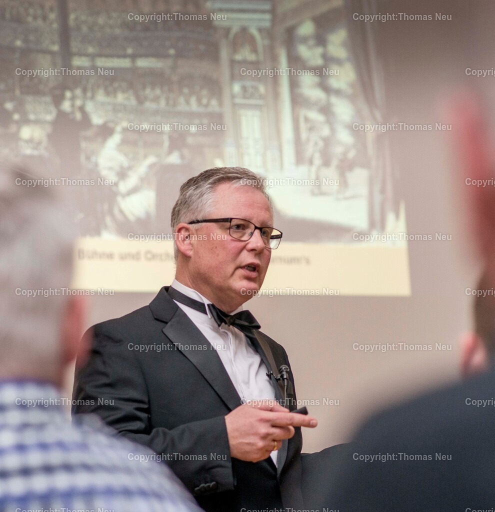 Krakauer-12 | Lorsch,Museumszentrum, Paul Schnitzer Saal, Vortrag von Theo Figaj ueber Familie Krakauer, am Fluegel Birgit Gruener, Bild: Thomas Neu