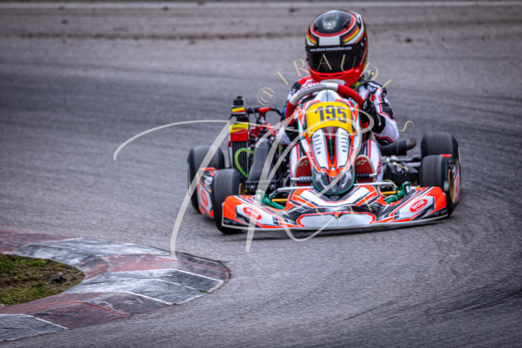 bfb87e11a7bc43c48027b7580410bea1 | traudl_s_fotos