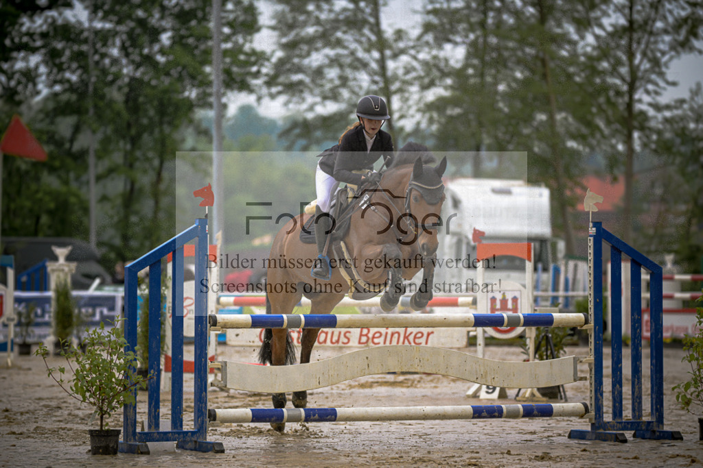 20240505-DOS_7077 | Entdecke hochwertige Reitturnierfotos von Foto Oger. Professionell, emotional und authentisch – jetzt Lieblingsmomente im Shop bestellen.Deutschlandweite Turnierfotografie. - Realisiert mit Pictrs.com
