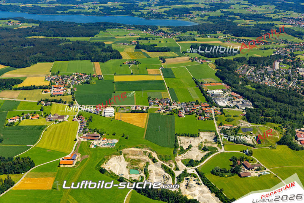 Aktuelles Luftbild von Waldering Stephanskirchen - Die Luftaufnahme wurde 2022 mittels UL-Flugzeug erstellt ( keine Drohne ) - hochauflösende Kamera-Systeme von  Canon -Beste Qualität - Für grossformatige Ausdrucke geeignet. Die Geschenkidee !