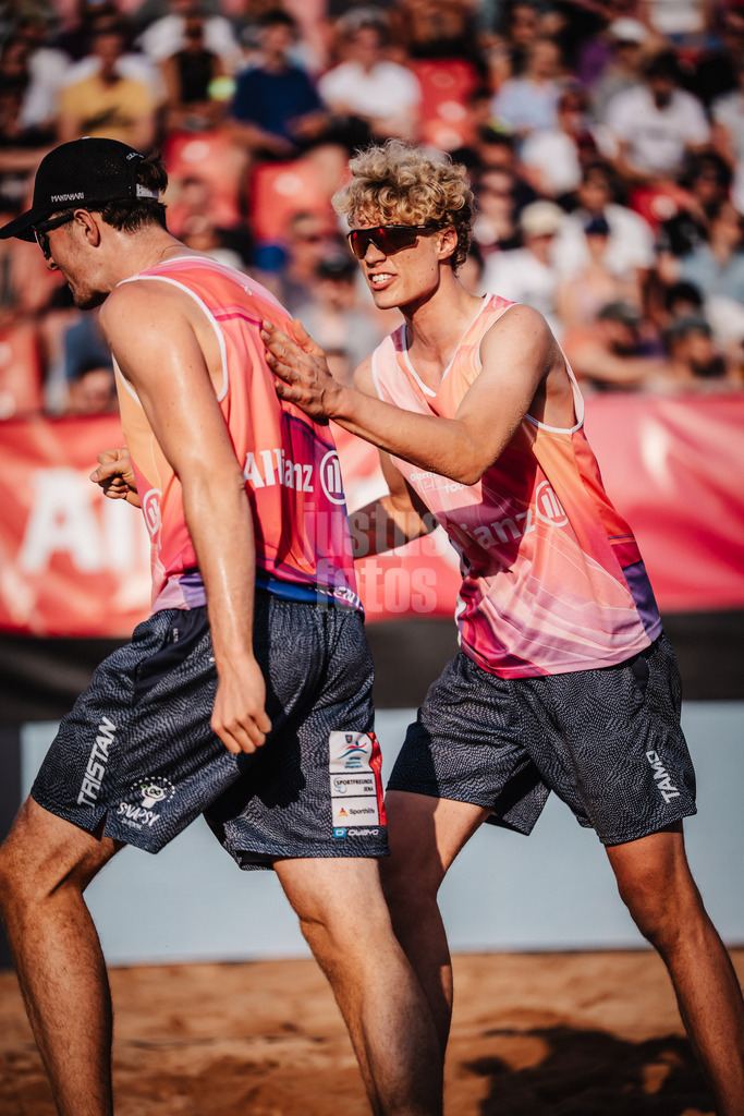 Beachvolleyball | Männer | Allianz German Beach Tour 2025 | Tourstop München | 11.07.2025 | v.l. Tristan Fröbel und Tamo Wüst jubeln