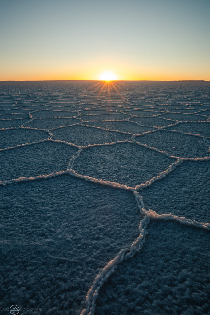 Sonnenuntergang auf dem Salar de Uyuni | Format 3 zu 2 - Realized with Pictrs.com