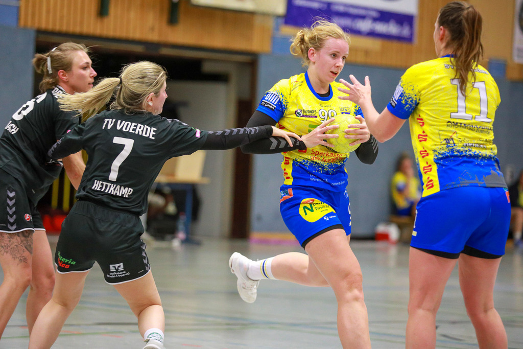 SVN_TvVoerde_021124_115 | Bildergalerie von Sport-Ereignissen aber auch von weiteren spannenden Dingen - nicht nur vom Niederrhein. In Anlehnung an den bekannten Spruch von Hanns Dieter Hüsch heißt das Motto: "Niederrhein ist überall".  - Realisiert mit Pictrs.com
