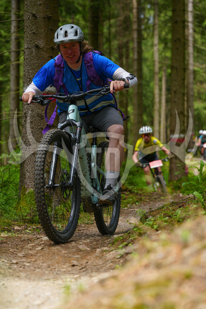 FC603747 | Fotogalerie der Treibjagd im Dunkelwald - Dein MTB Etappenrennen im Erzgebirge - Realisiert mit Pictrs.com